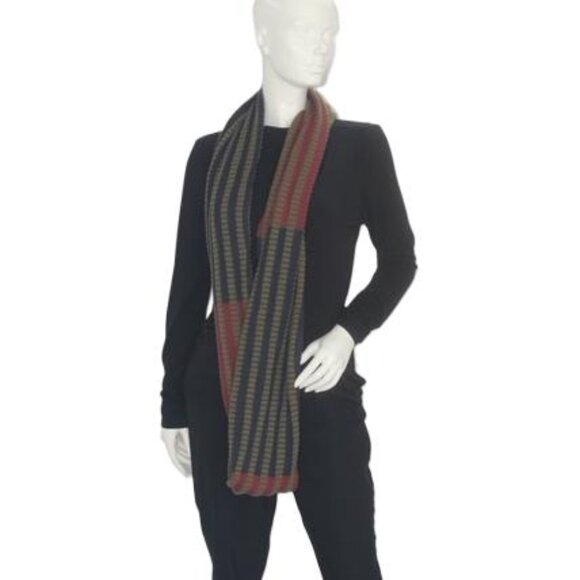 Verloop Infinity Scarf Knit Scarf Multicolored Excellent Condition - Picture 2 of 7